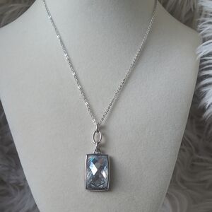 Swarovski Nirvana Crystal DTL Pendant- Excellent Condition